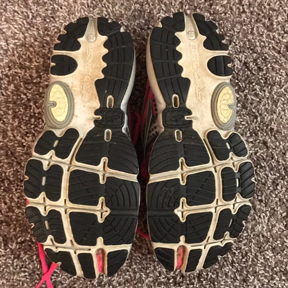 Women’s running shoes, size 7.5 - Picture 4 of 5